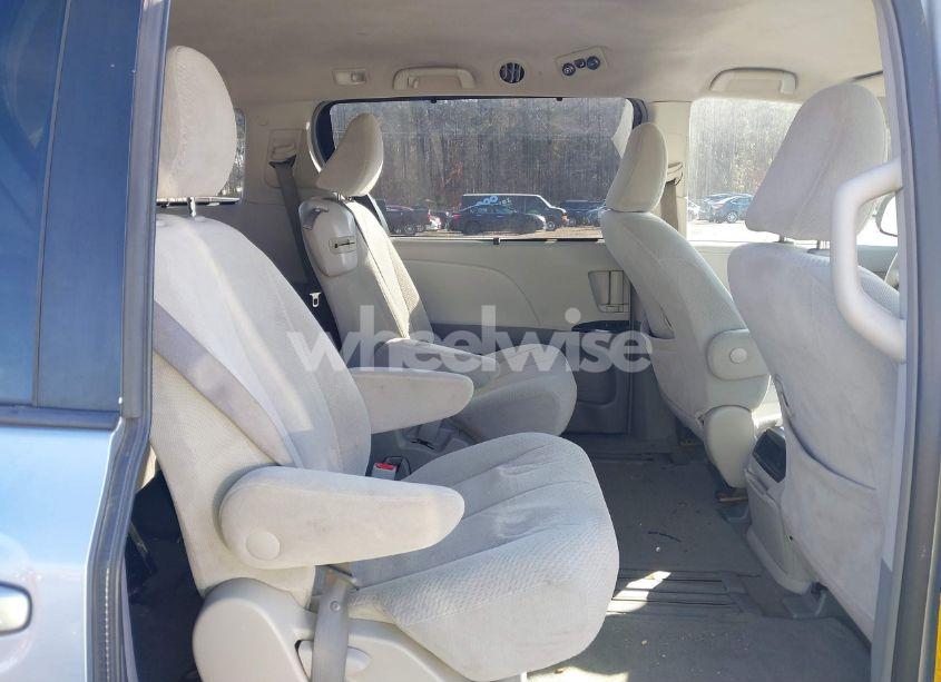 Photo 8 of 2011 Toyota Sienna LE V6 (VIN 5TDKK3DC1BS103307)