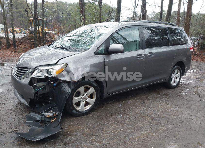 Photo 2 of 2011 Toyota Sienna LE V6 (VIN 5TDKK3DC1BS124657)