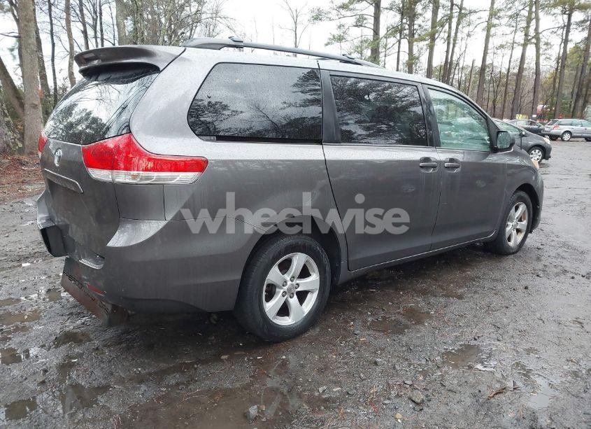 Photo 4 of 2011 Toyota Sienna LE V6 (VIN 5TDKK3DC1BS124657)