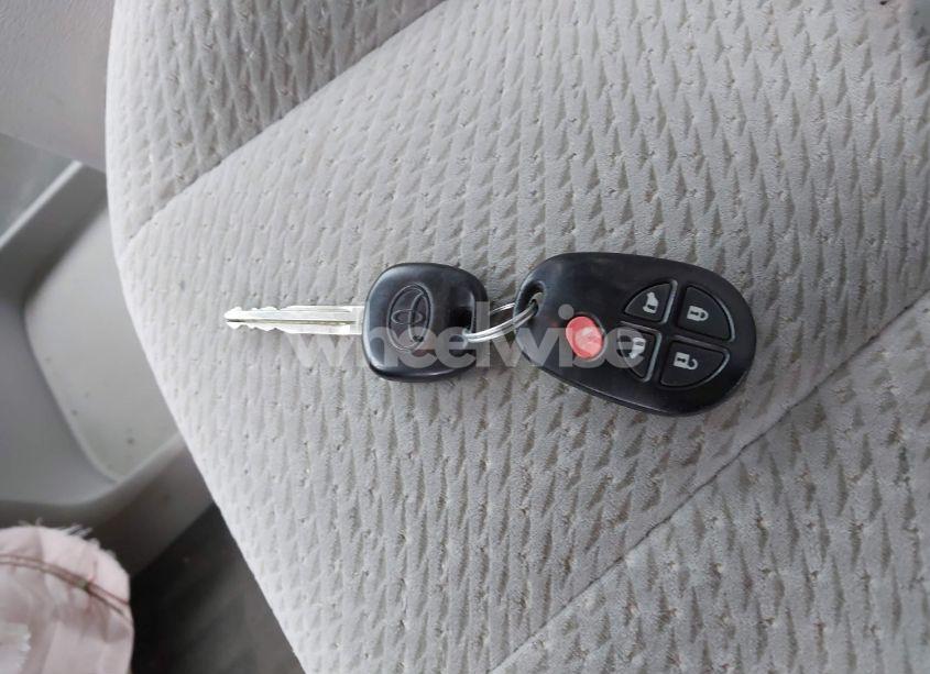 Photo 11 of 2011 Toyota Sienna LE V6 (VIN 5TDKK3DC1BS127865)