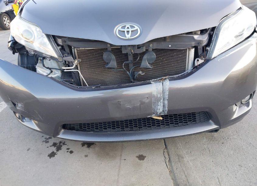 Photo 6 of 2011 Toyota Sienna LE V6 (VIN 5TDKK3DC1BS147128)