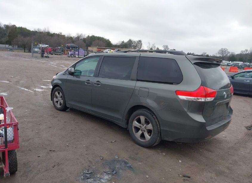 Photo 3 of 2011 Toyota Sienna LE V6 (VIN 5TDKK3DC1BS159375)