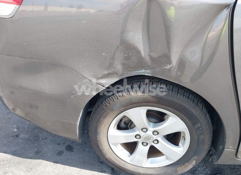 Photo 17 of 2011 Toyota Sienna LE V6 (VIN 5TDKK3DC1BS164138)