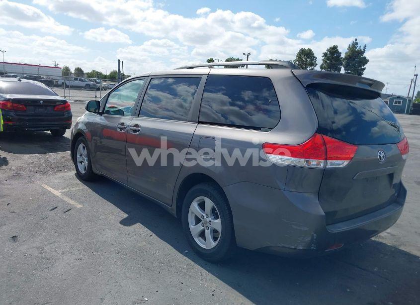Photo 3 of 2011 Toyota Sienna LE V6 (VIN 5TDKK3DC1BS164138)