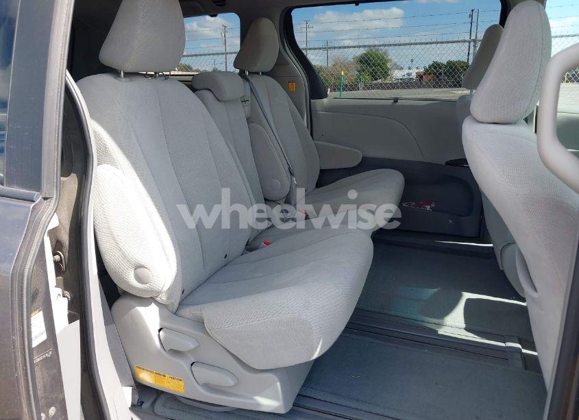 Photo 8 of 2011 Toyota Sienna LE V6 (VIN 5TDKK3DC1BS164138)