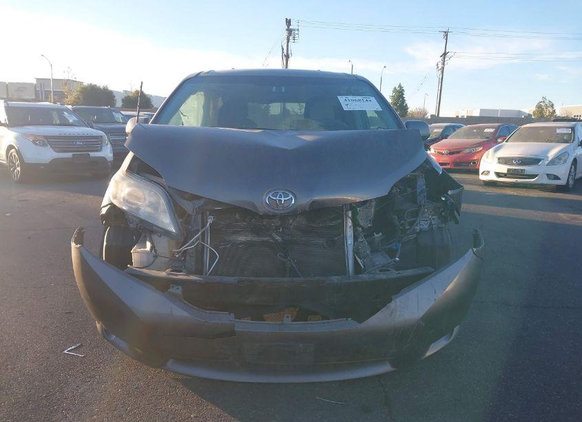 Photo 12 of 2012 Toyota Sienna LE V6 8 PASSENGER (VIN 5TDKK3DC1CS178431)