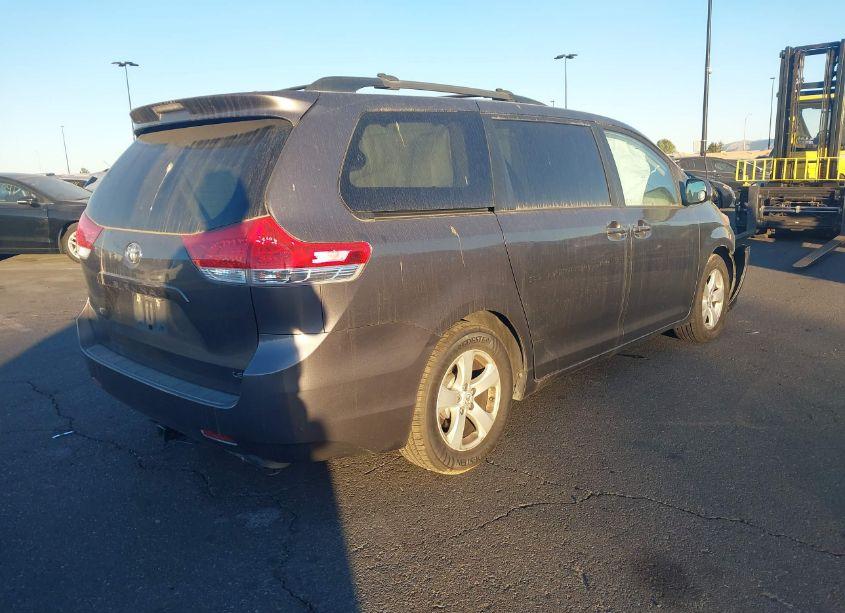 Photo 4 of 2012 Toyota Sienna LE V6 8 PASSENGER (VIN 5TDKK3DC1CS178431)