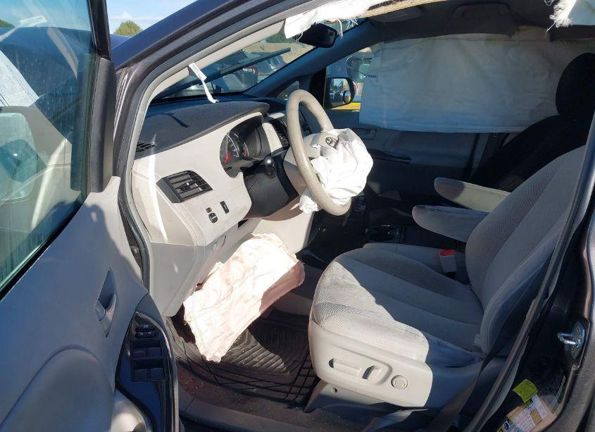 Photo 5 of 2012 Toyota Sienna LE V6 8 PASSENGER (VIN 5TDKK3DC1CS178431)