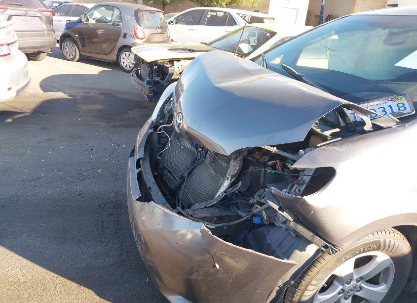 Photo 6 of 2012 Toyota Sienna LE V6 8 PASSENGER (VIN 5TDKK3DC1CS178431)