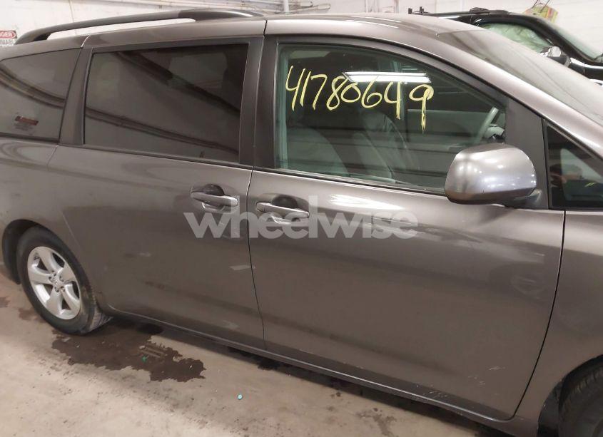 Photo 13 of 2012 Toyota Sienna LE V6 8 PASSENGER (VIN 5TDKK3DC1CS206390)