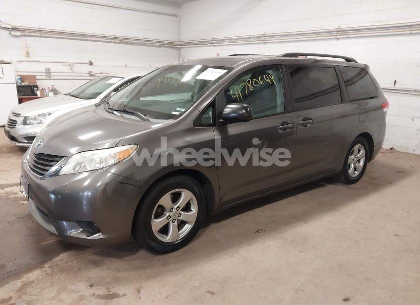 Photo 2 of 2012 Toyota Sienna LE V6 8 PASSENGER (VIN 5TDKK3DC1CS206390)