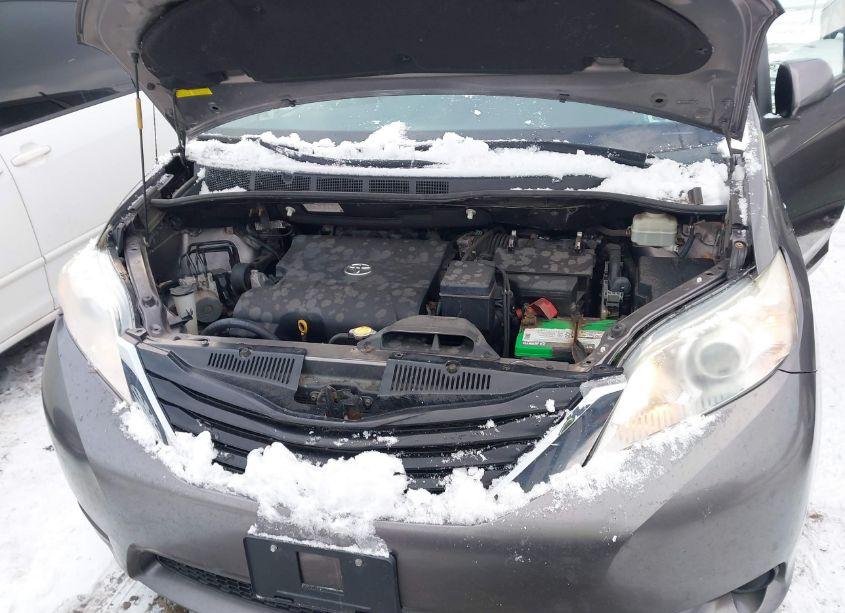 Photo 10 of 2012 Toyota Sienna LE V6 8 PASSENGER (VIN 5TDKK3DC1CS267139)