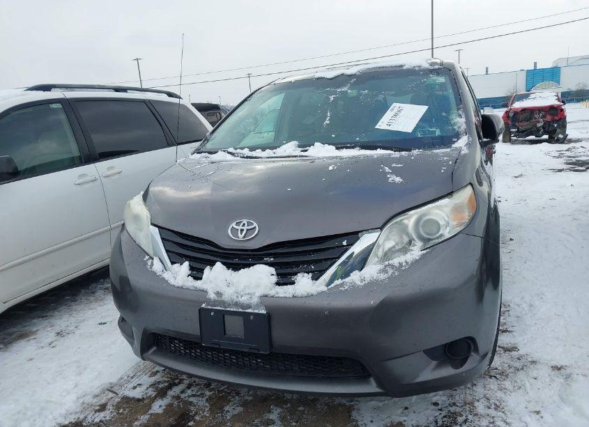 Photo 12 of 2012 Toyota Sienna LE V6 8 PASSENGER (VIN 5TDKK3DC1CS267139)