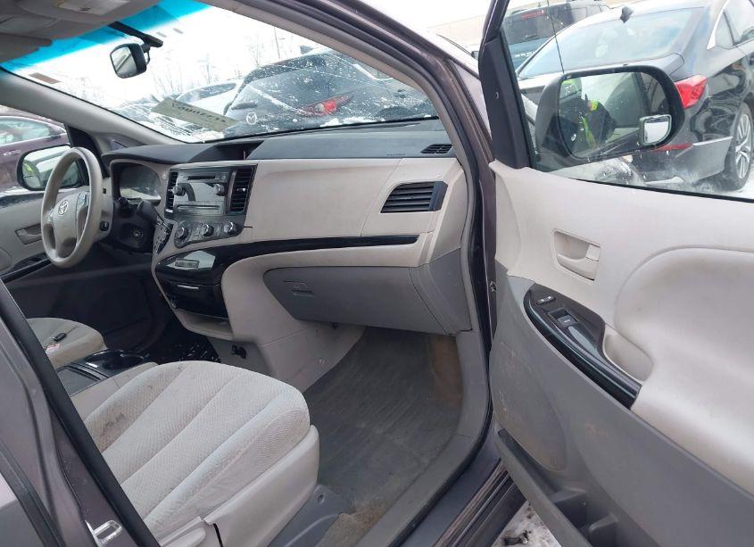 Photo 5 of 2012 Toyota Sienna LE V6 8 PASSENGER (VIN 5TDKK3DC1CS267139)