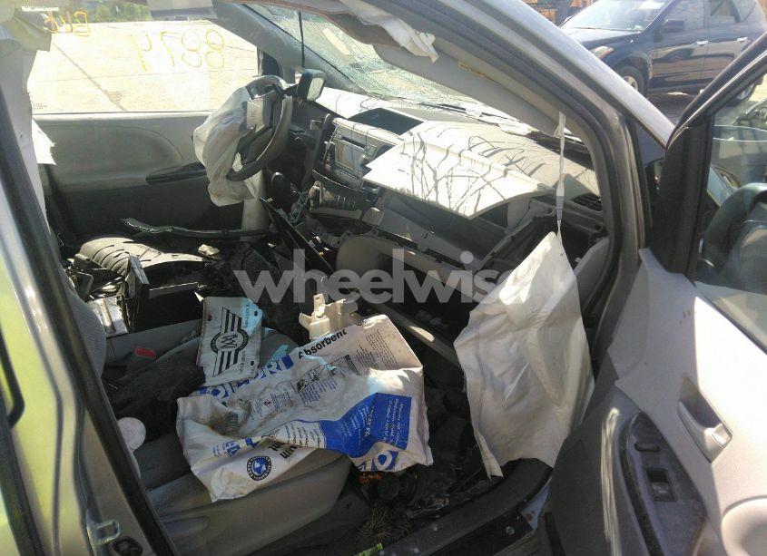 Photo 5 of 2013 Toyota Sienna LE V6 8 PASSENGER (VIN 5TDKK3DC1DS313537)