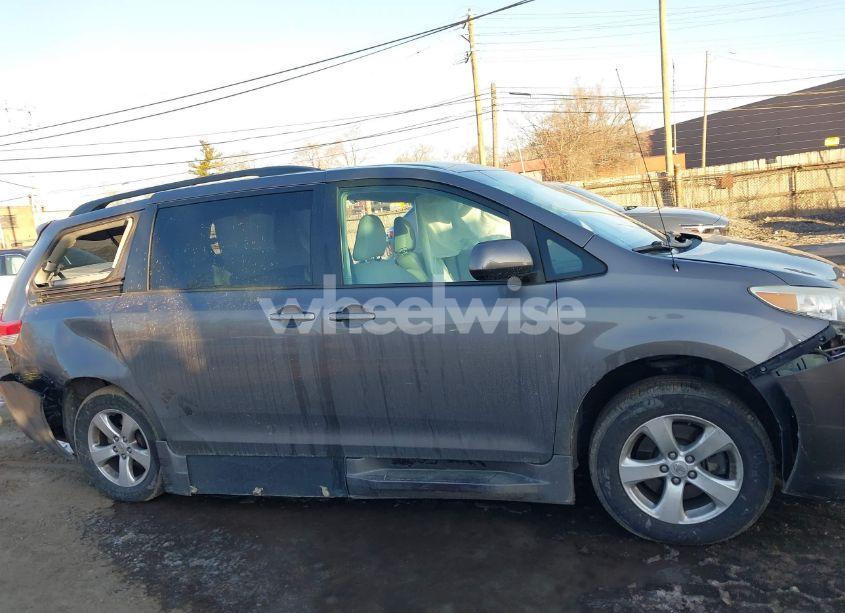 Photo 13 of 2013 Toyota Sienna LE V6 8 PASSENGER (VIN 5TDKK3DC1DS322691)