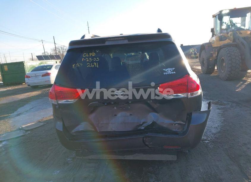 Photo 16 of 2013 Toyota Sienna LE V6 8 PASSENGER (VIN 5TDKK3DC1DS322691)