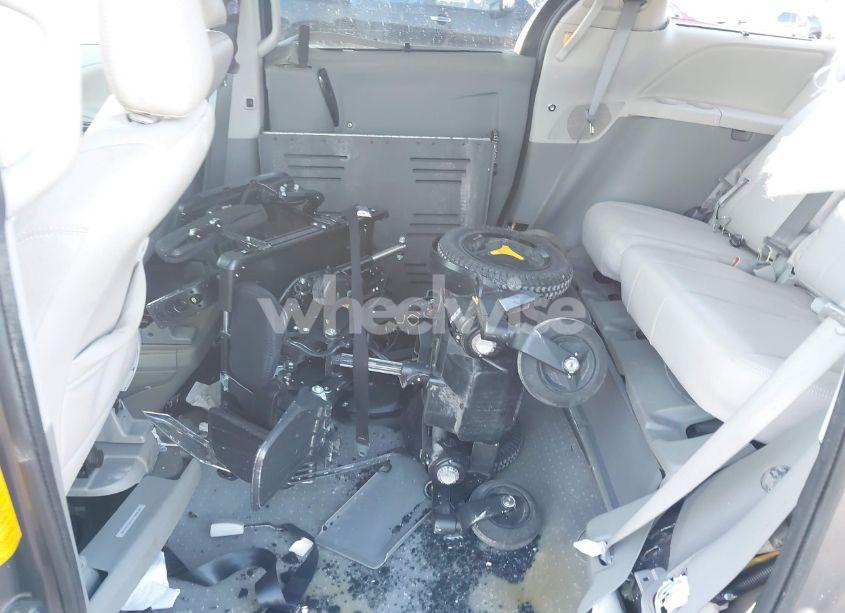 Photo 8 of 2013 Toyota Sienna LE V6 8 PASSENGER (VIN 5TDKK3DC1DS322691)