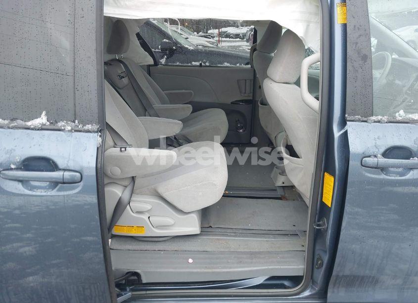 Photo 8 of 2013 Toyota Sienna LE V6 8 PASSENGER (VIN 5TDKK3DC1DS358106)