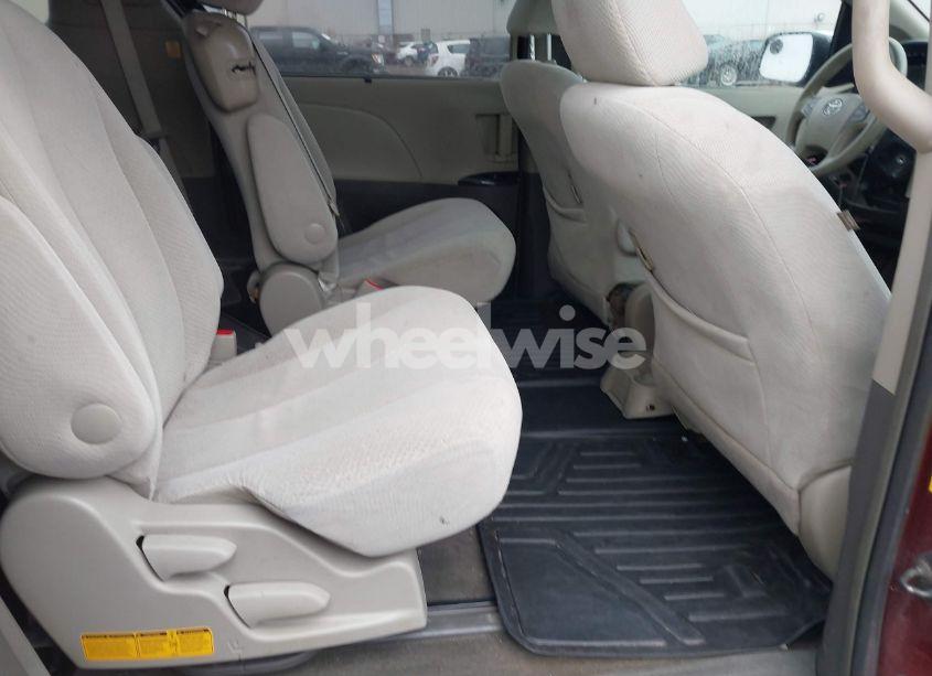 Photo 8 of 2013 Toyota Sienna LE V6 8 PASSENGER (VIN 5TDKK3DC1DS389954)