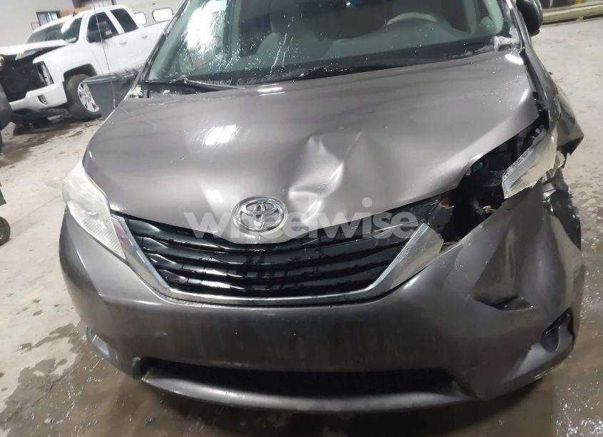 Photo 12 of 2014 Toyota Sienna LE V6 8 PASSENGER (VIN 5TDKK3DC1ES412327)