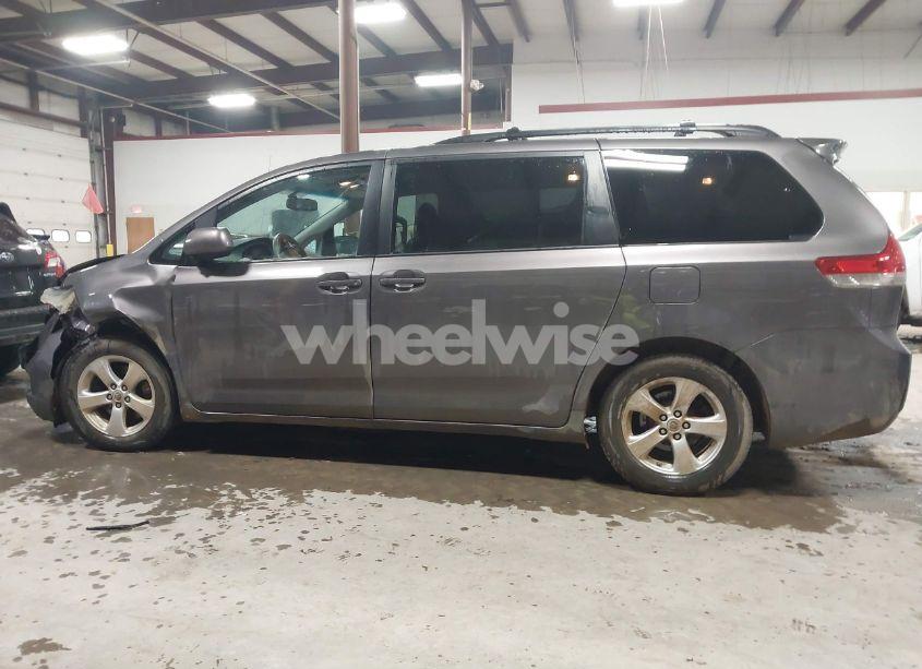 Photo 14 of 2014 Toyota Sienna LE V6 8 PASSENGER (VIN 5TDKK3DC1ES412327)