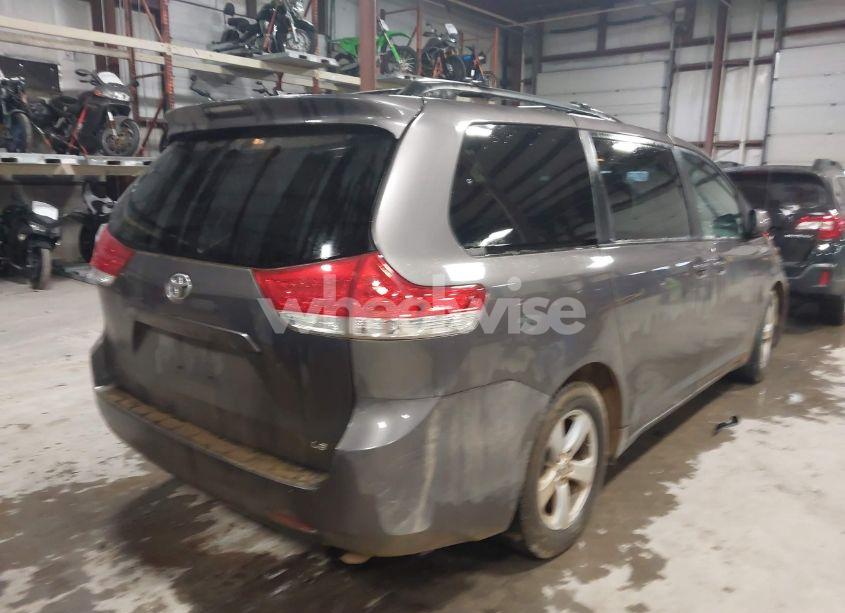 Photo 4 of 2014 Toyota Sienna LE V6 8 PASSENGER (VIN 5TDKK3DC1ES412327)