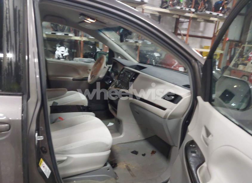 Photo 5 of 2014 Toyota Sienna LE V6 8 PASSENGER (VIN 5TDKK3DC1ES412327)