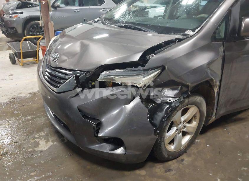 Photo 6 of 2014 Toyota Sienna LE V6 8 PASSENGER (VIN 5TDKK3DC1ES412327)