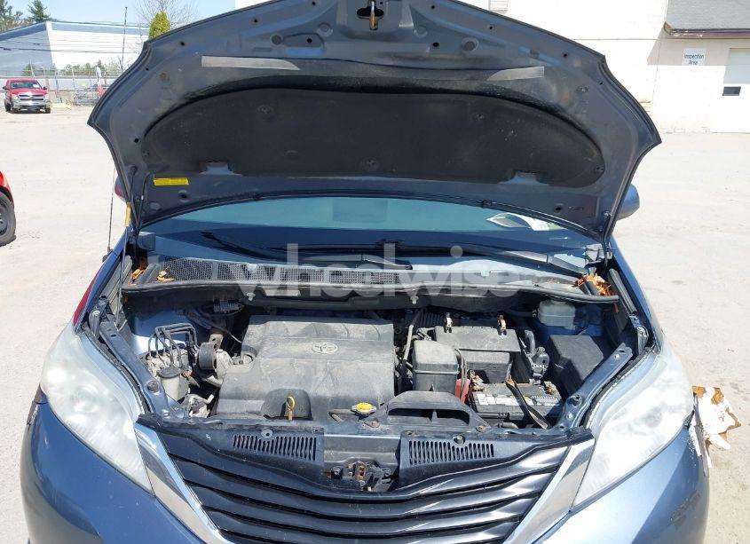 Photo 10 of 2014 Toyota Sienna LE V6 8 PASSENGER (VIN 5TDKK3DC1ES436031)