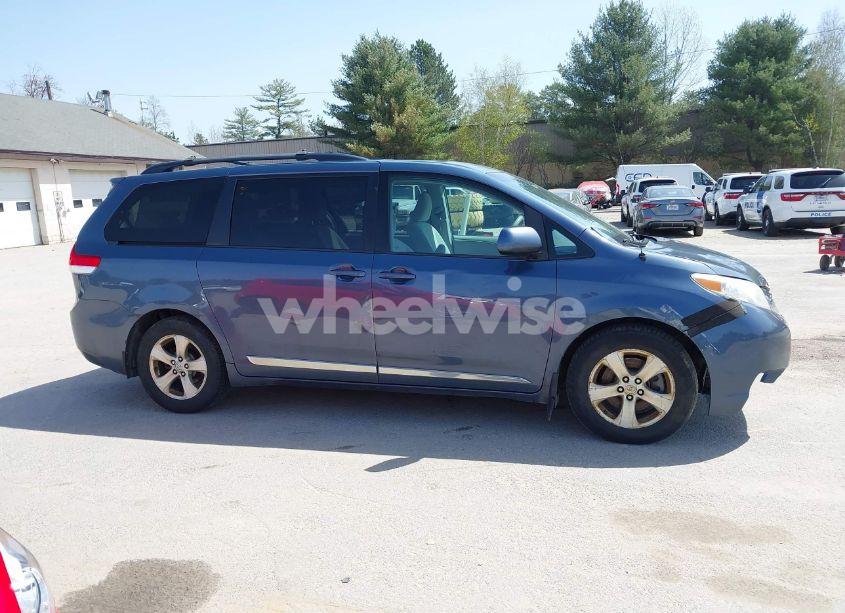 Photo 13 of 2014 Toyota Sienna LE V6 8 PASSENGER (VIN 5TDKK3DC1ES436031)
