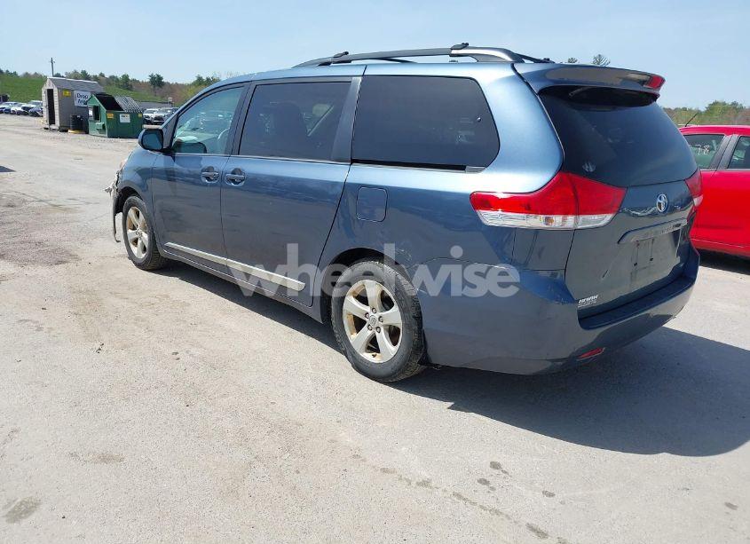 Photo 3 of 2014 Toyota Sienna LE V6 8 PASSENGER (VIN 5TDKK3DC1ES436031)