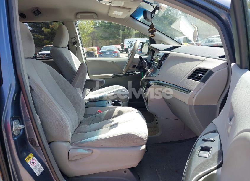 Photo 5 of 2014 Toyota Sienna LE V6 8 PASSENGER (VIN 5TDKK3DC1ES436031)