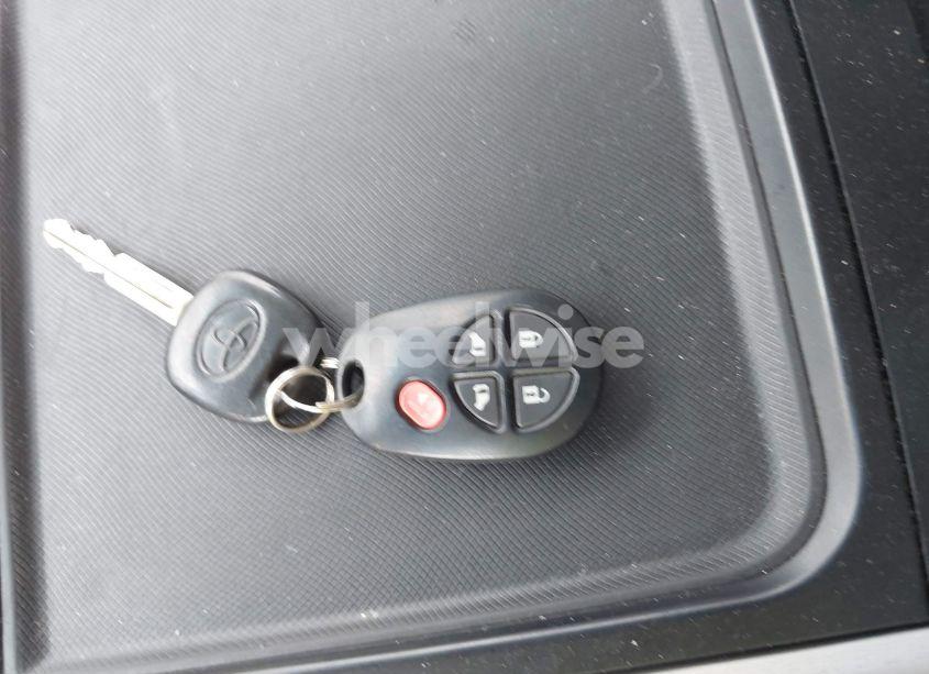 Photo 11 of 2014 Toyota Sienna LE V6 8 PASSENGER (VIN 5TDKK3DC1ES462368)