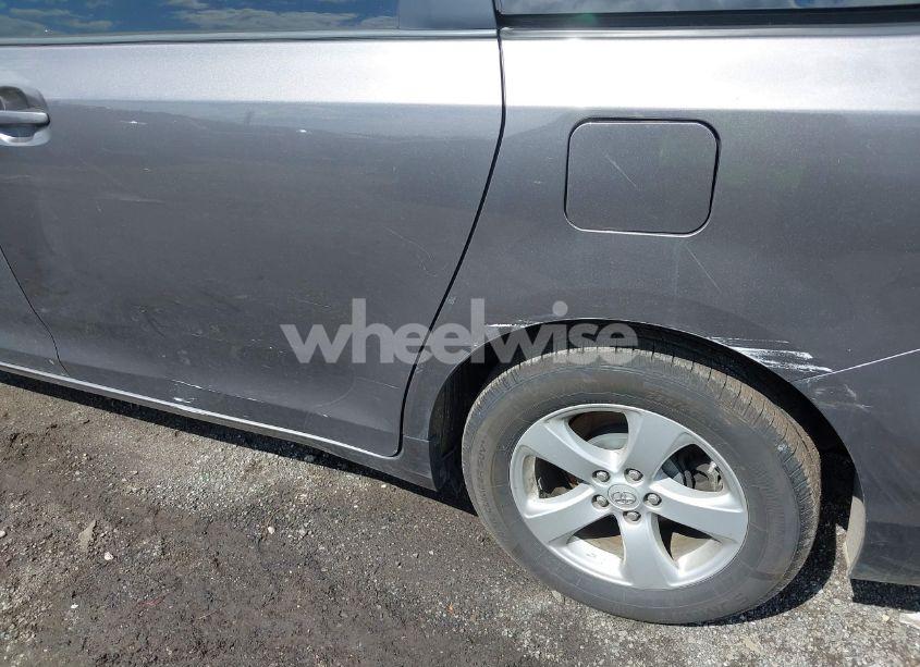 Photo 19 of 2014 Toyota Sienna LE V6 8 PASSENGER (VIN 5TDKK3DC1ES462368)