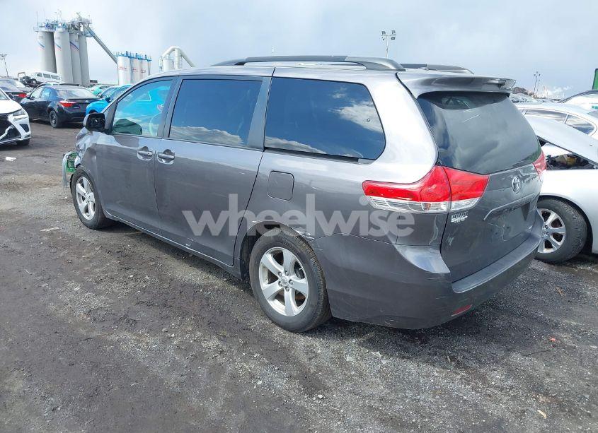 Photo 3 of 2014 Toyota Sienna LE V6 8 PASSENGER (VIN 5TDKK3DC1ES462368)