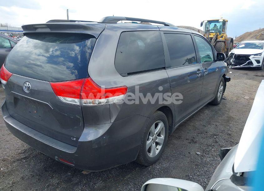 Photo 4 of 2014 Toyota Sienna LE V6 8 PASSENGER (VIN 5TDKK3DC1ES462368)