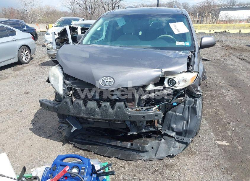 Photo 6 of 2014 Toyota Sienna LE V6 8 PASSENGER (VIN 5TDKK3DC1ES462368)