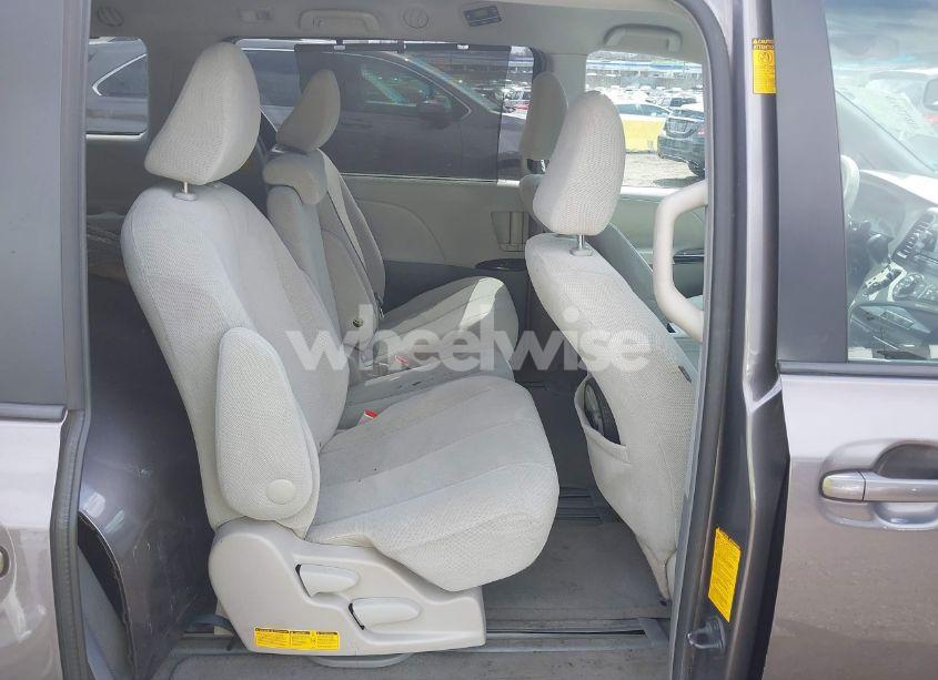 Photo 8 of 2014 Toyota Sienna LE V6 8 PASSENGER (VIN 5TDKK3DC1ES462368)