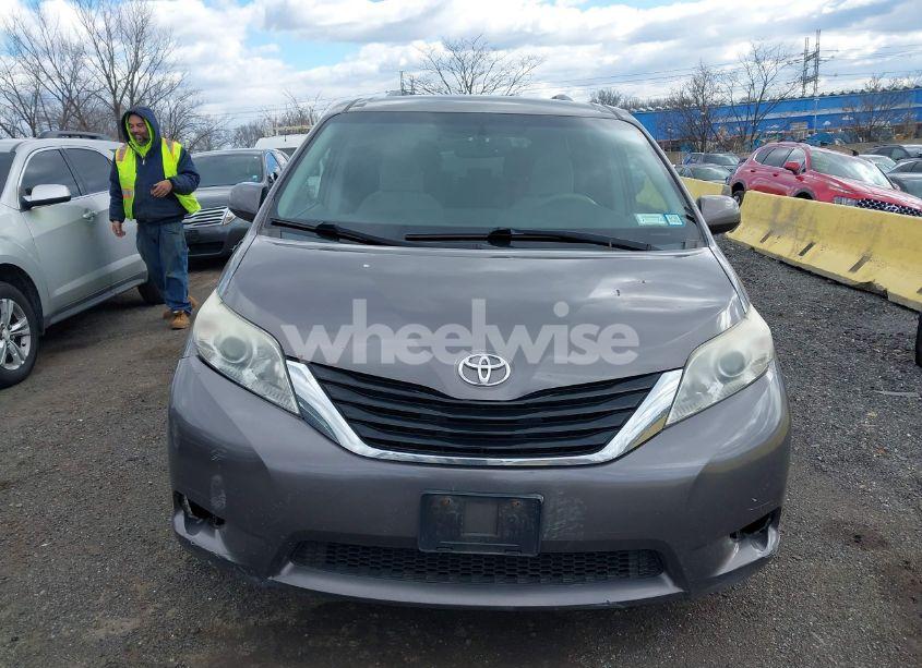 Photo 12 of 2014 Toyota Sienna LE V6 8 PASSENGER (VIN 5TDKK3DC1ES507597)