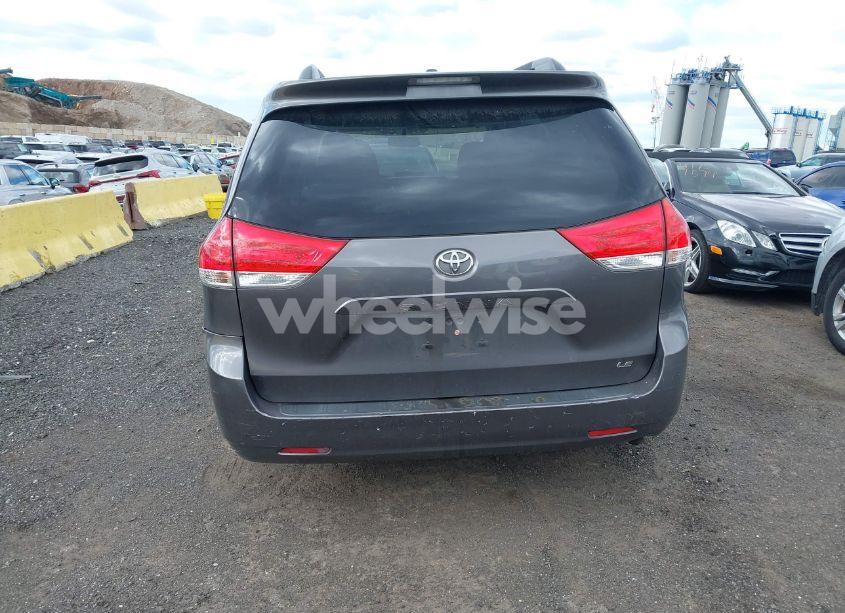 Photo 16 of 2014 Toyota Sienna LE V6 8 PASSENGER (VIN 5TDKK3DC1ES507597)