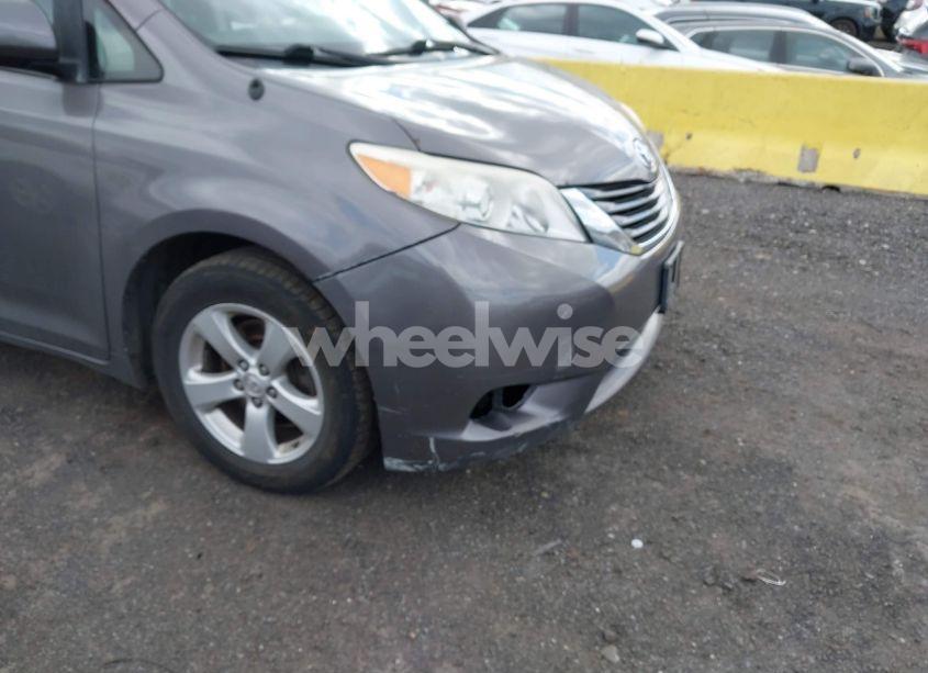 Photo 17 of 2014 Toyota Sienna LE V6 8 PASSENGER (VIN 5TDKK3DC1ES507597)