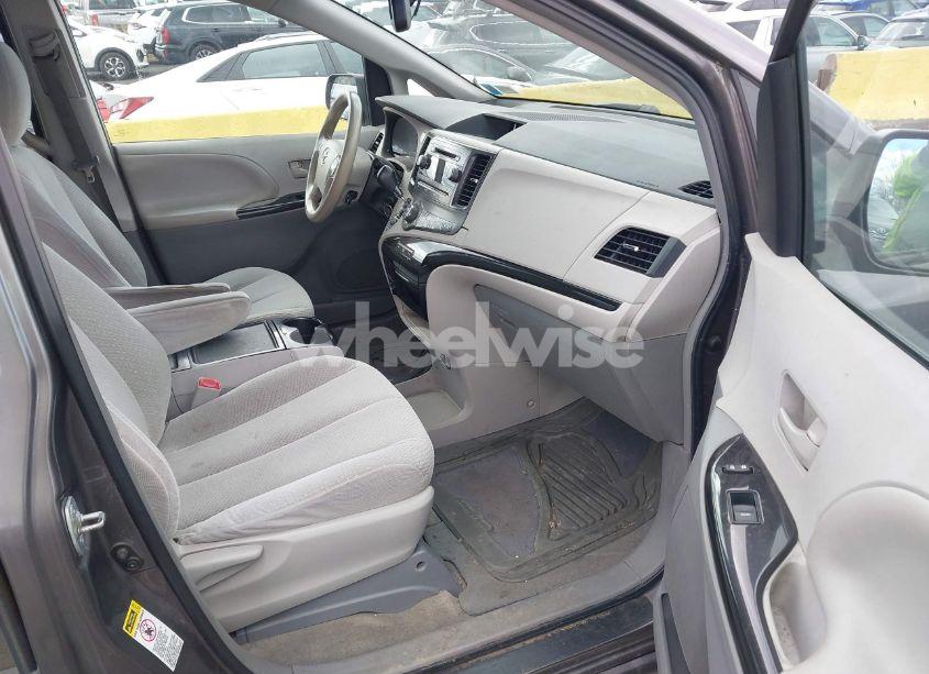 Photo 5 of 2014 Toyota Sienna LE V6 8 PASSENGER (VIN 5TDKK3DC1ES507597)