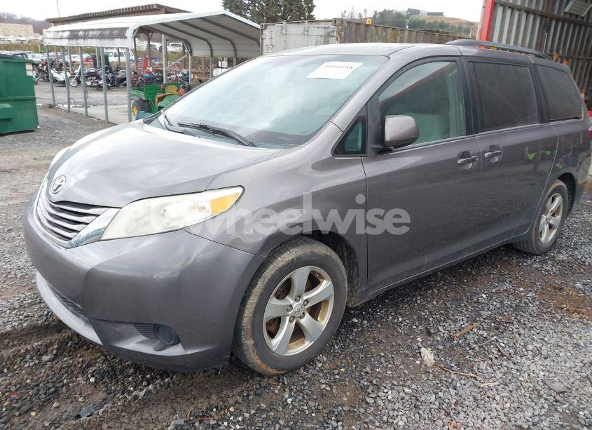 Photo 2 of 2015 Toyota Sienna LE 8 PASSENGER (VIN 5TDKK3DC1FS529634)