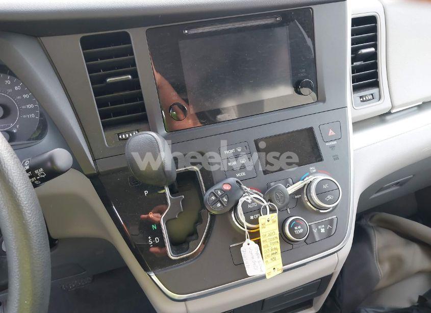 Photo 11 of 2015 Toyota Sienna LE 8 PASSENGER (VIN 5TDKK3DC1FS565453)