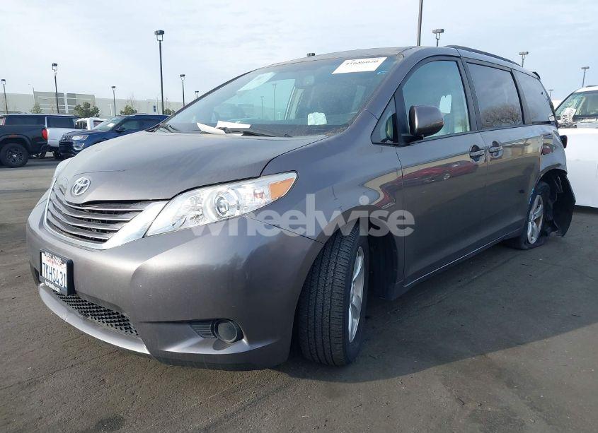 Photo 2 of 2015 Toyota Sienna LE 8 PASSENGER (VIN 5TDKK3DC1FS565453)