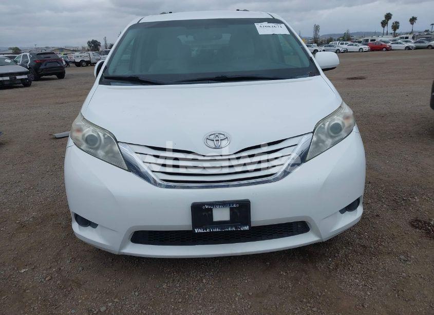 Photo 12 of 2015 Toyota Sienna LE 8 PASSENGER (VIN 5TDKK3DC1FS633508)