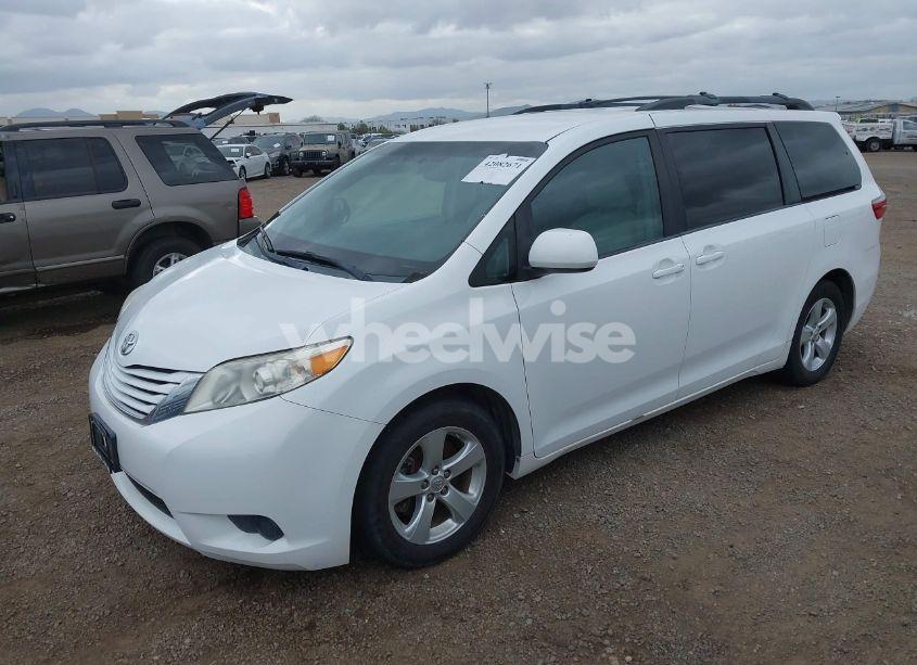 Photo 2 of 2015 Toyota Sienna LE 8 PASSENGER (VIN 5TDKK3DC1FS633508)