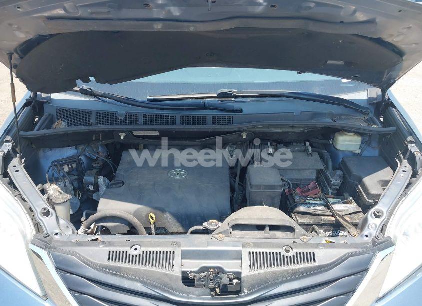 Photo 10 of 2015 Toyota Sienna LE 8 PASSENGER (VIN 5TDKK3DC1FS642029)