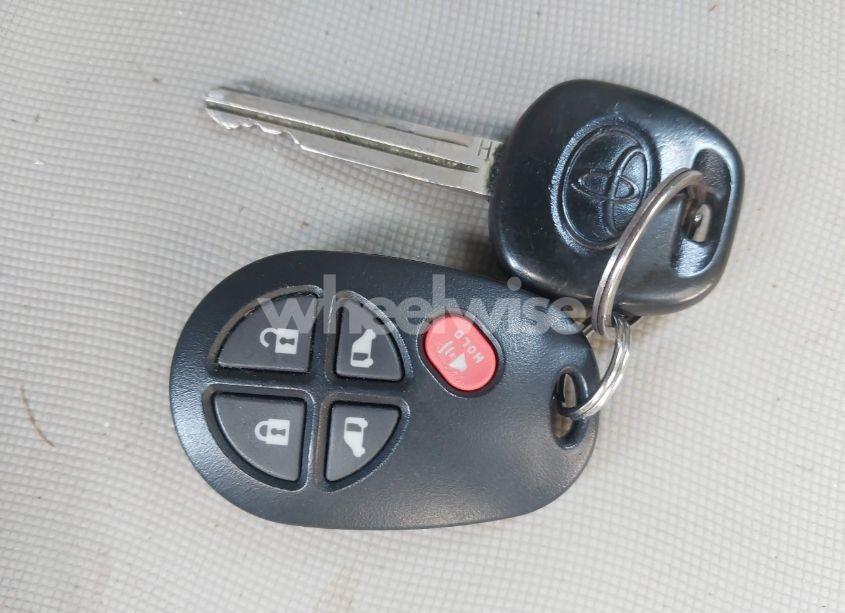 Photo 11 of 2015 Toyota Sienna LE 8 PASSENGER (VIN 5TDKK3DC1FS642029)